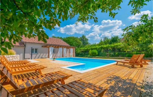 Four-Bedroom Holiday Home In Krivodol