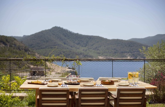 Four Bedroom Residence With Private Pool And Resort Access