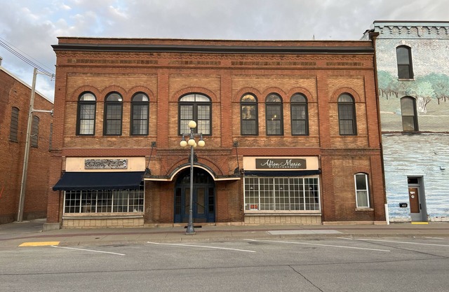 Four Eleven Suites a Vintage Renovation in Downtown Vinton