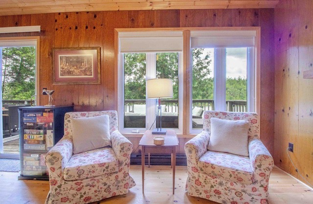 Four Mile Memories - Three Bedroom Cottage, Sleeps 6