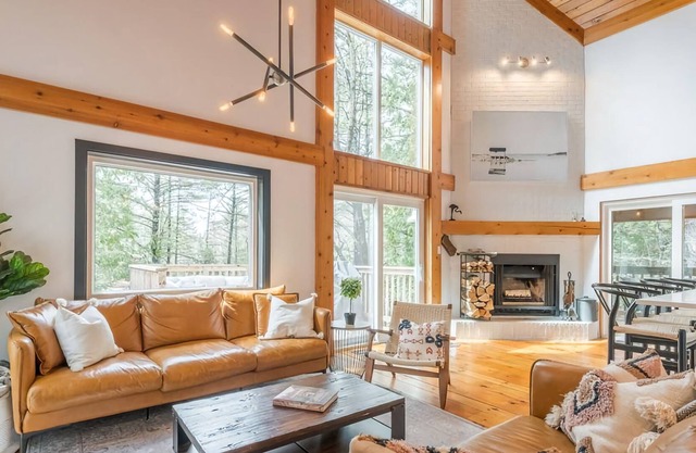 Four Season Lake Front Cottage