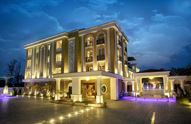 Four Vedas Hotel & Resort