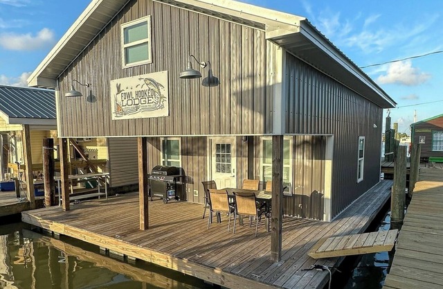 Fowl Hooked Lodge Houseboat in Venice Marina Sleeps 8 3 Bedrooms 2 Full Bath