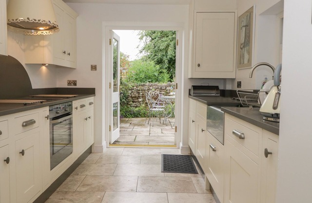 CASA FOX, admite mascotas, con chimenea en Arnside, Ref 923549