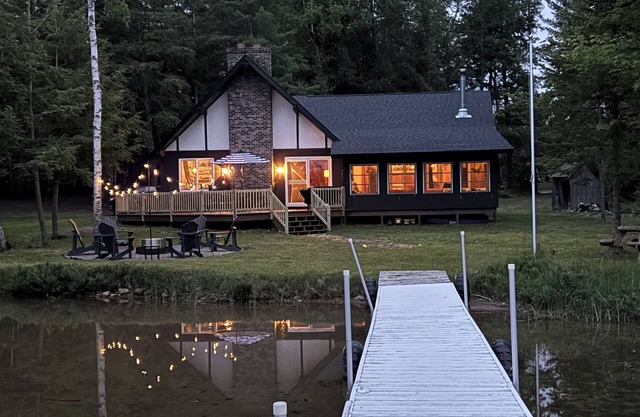Fox & Fern Cottage: Just listed! Boating, Tubing, Fishing—Summer Adventures Begin Here!