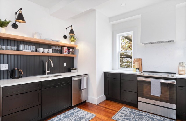 Fox Point- Near Brown, RISD, College Hill