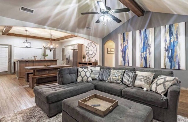 Fox Ridge Oasis - 3BR 1BA - South Lubbock
