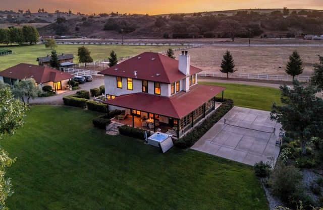 Foxen Canyon Retreat - Pickelball and Wine Country