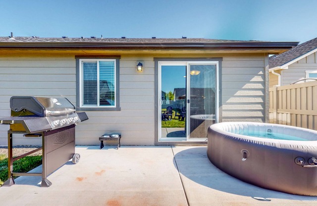 Foxglove Place | House in Nampa with a large yard, hot tub, & firepit