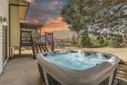 Foxwood Acres Family Home Hot Tub & Mountain Views
