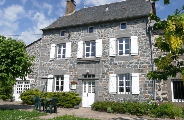 Gite Neuvéglise-sur-Truyère-Sériers, 4 bedrooms, 6 persons