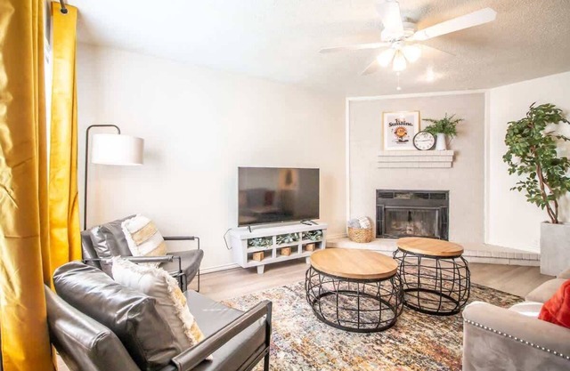 Frankford Townhomes "A" - Central/Garage/Sleeps 4