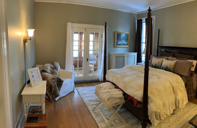 Franklin Manor Bed & Breakfast