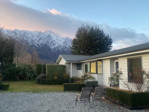Frankton Favourite - Queenstown Holiday Home