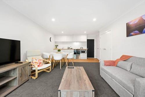 Frankton Townhouse Retreat - Central