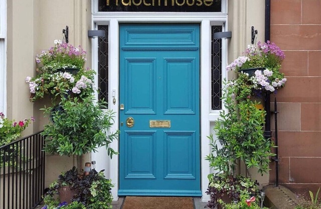 Fraoch House
