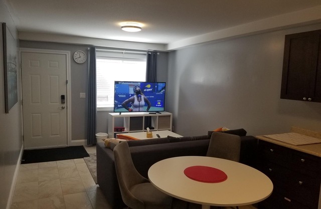 Fraser Heights 3 Br Basement Suite Surrey