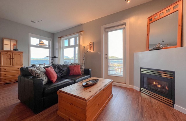 Fred Tibbs #10-Ocean View, D.T, Fireplace, Pets