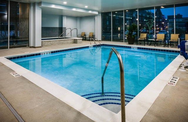 Audiencia Suite Accesible | Desayuno gratuito, piscina cubierta + bañera de hidromasaje
