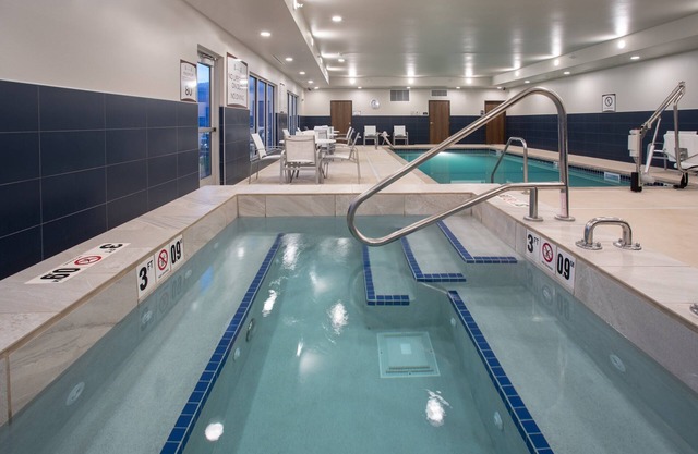 Free Breakfast. Pool & Hot Tub. Close to Rushmore Crossing Shopping Complex!