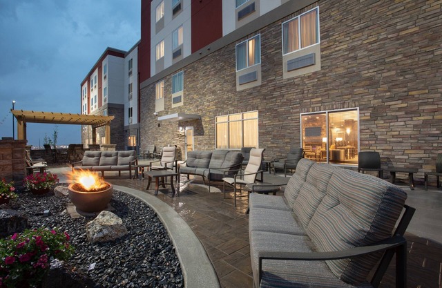 Free Breakfast. Pool & Hot Tub. Near Rushmore Crossing Shopping Complex!