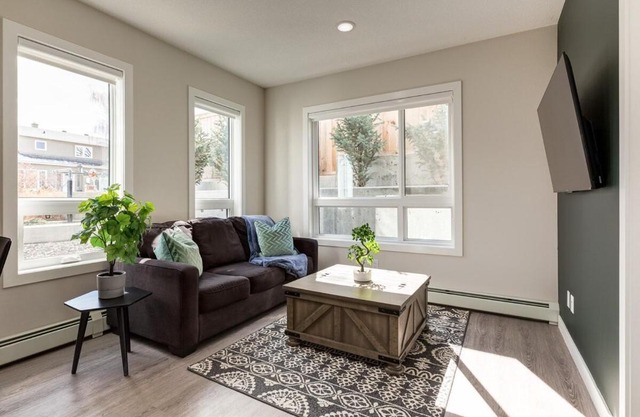 Free Heated Parking, Close to DT, Pet Friendly