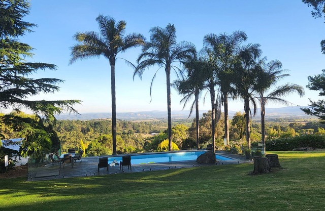 Yarra Valley Views es una casa renovada de 1970 en Lilydale