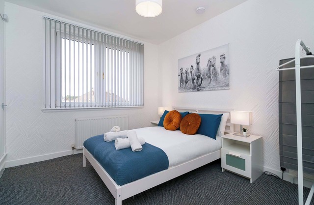 Free Parking - 2 Bedroom Flat