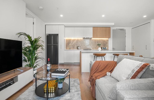 Free Parking 2B2B Next to Flagstaff Gardens