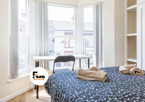 Free Parking, 4 Bed, 2 Bath House, Long Term Stay Savings, Contractors, Near Anfield