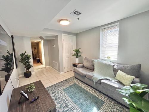 FREE Parking Cozy 2 Bedroom unit near NYC