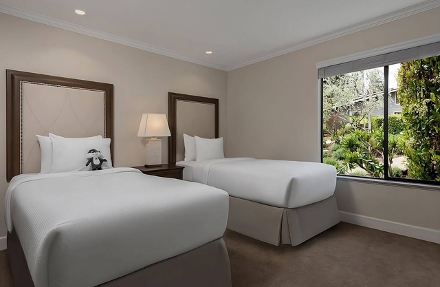 FREE Parking! Enjoy Exciting Amenities Such as Tennis Courts, Golf Course, Pool!