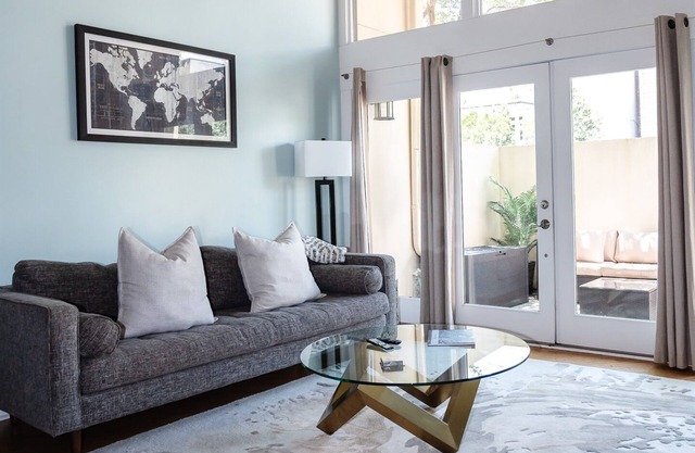 Free Parking|Full Kitchen|Walkable|W/D|Balcony|A/C