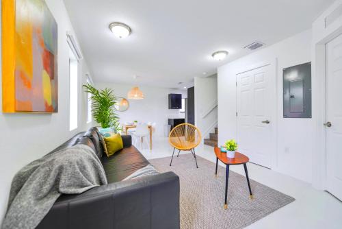Free Parking & Great Space For Your Trip!
