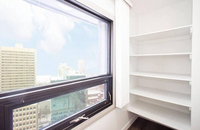 Free Parking & Wi-Fi! Amazing One Bedroom Suite