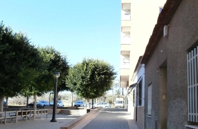 WI FI gratis, y UK TVSquare Molar 5. 2. 2. La Marina 03294. Alicante España.