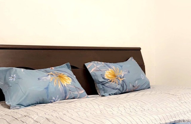 Freedom 2 furnished room