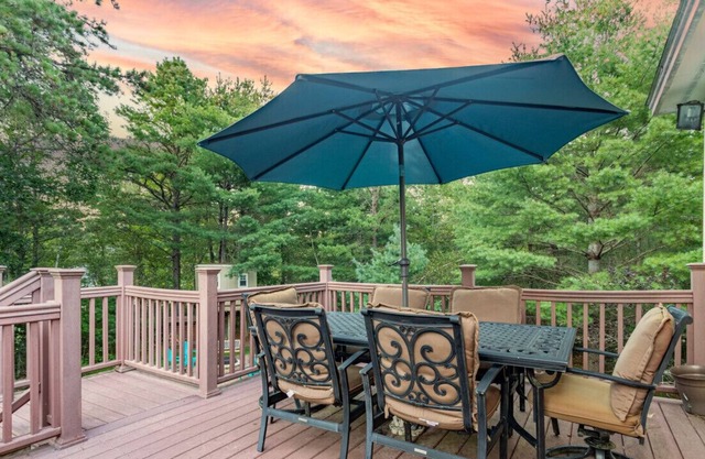 Freedom Retreat w/Hot Tub|Fire Pit|Near King Pine
