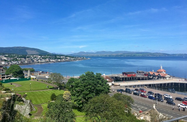 Freeland Cottage, lovely cottage, coastal Dunoon, quiet location,