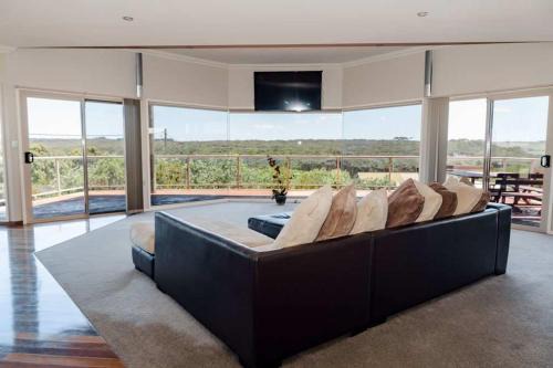 Freestanding house with ocean view