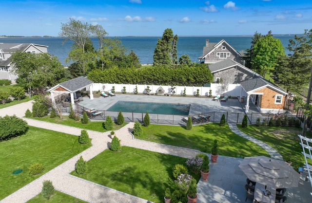 French Country House with Pool- Beach nearby