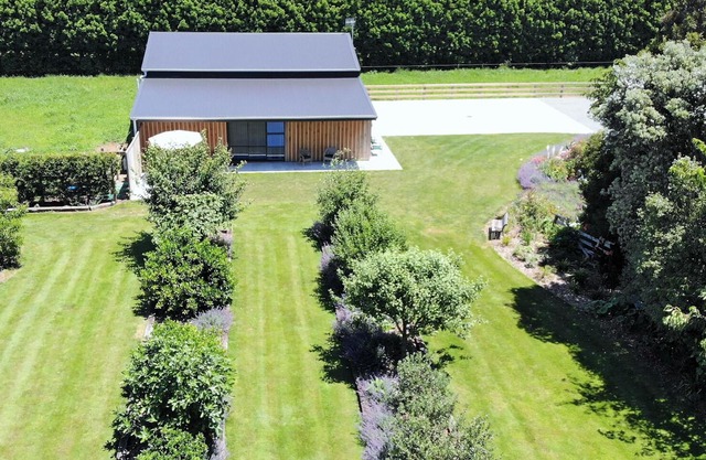 Francés Country Stay @ Belle Maison Gardens
