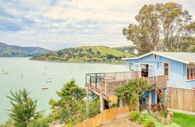 French Farm Retreat - Banks Peninsula Holiday Home