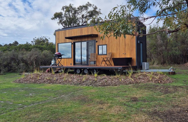 French Island 3921 - Tiny House 2