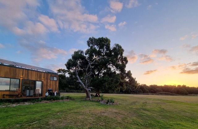 French Island 3921 - Tiny House 1