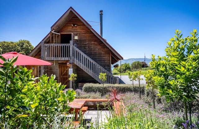 French Peak Loft - French Farm Holiday Home