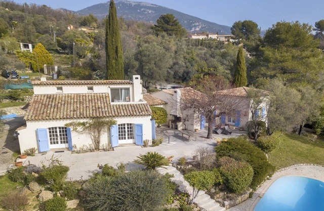 French Riviera, charming and romantic villa southfacing with a scenery view