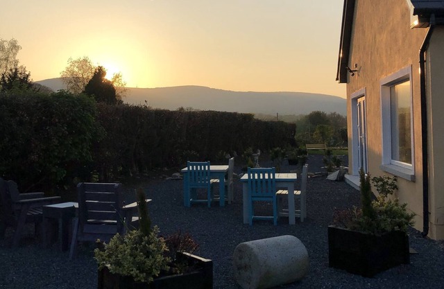 French-style en suite bedroom in Bunclody (Breakfast included)