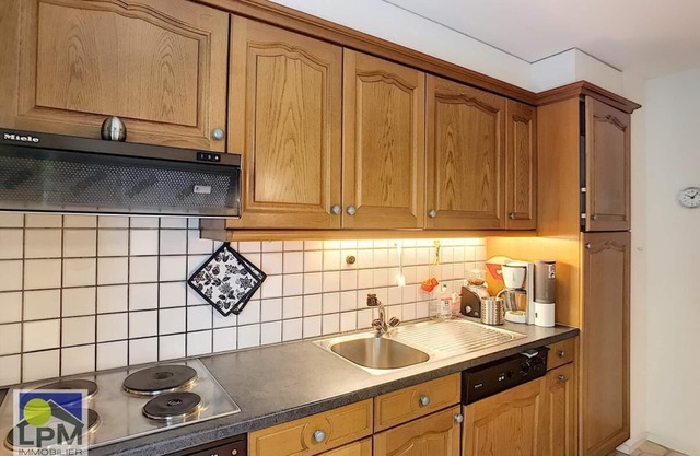 Frênes 303 Apartamento de 4 ½ habitaciones, muy agradable con magníficas vistas de los Alpes, aprox. 100m2 en el 3er.