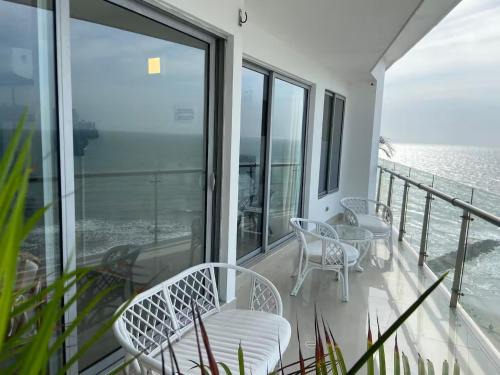 Frente al Mar home office 7B